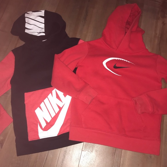 Boys Nike solid red hoodie size 6 and Nike black/red size 7. - Picture 2 of 5
